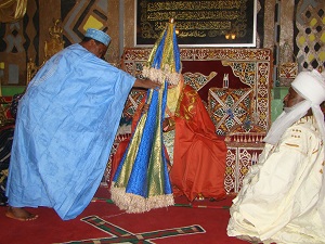 MD PRESENTIN TO HISROYAL